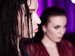 Grote lul, Grote mammen, Bruinharig, Hondjeshouding, 1 man 2 vrouwen, Likken, Moeder die ik wil neuken, Natuurlijke tieten