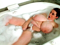 Красотки, Толстушки, Большие сиськи, Грудастые, Натуральные сиськи, Соло, Сиськи, Влажная