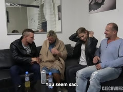 Blondine, Blasen, Braunhaarige, Tschechisch, Brille, Milf, Pissen, Dürr
