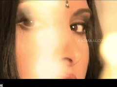 Большая жопа, Большие сиськи, Брюнетки, Ласковые ручки, Индианки, Милф, Соло, Сиськи