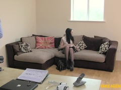 Amateur, Anal, Sucer une bite, En levrette, Doigter, Branlette thaïlandaise, Masturbation, Chatte