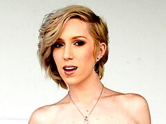 Grosser schwanz, Blondine, Blasen, Hundestellung, Zierlich, Kurzes haar, Strümpfe, Jungendliche (18+)