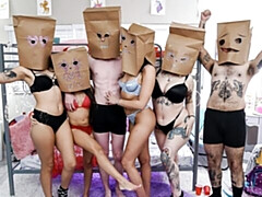 18 jahre, Grosser arsch, Grosser schwanz, Grosse titten, Blasen, Hundestellung, Orgie, Jungendliche (18+)