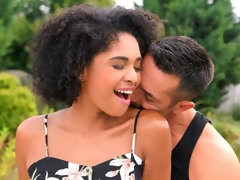 Arsch, Blasen, Braunhaarige, Hundestellung, Schwarz, Handjob, Jungendliche (18+), Titten