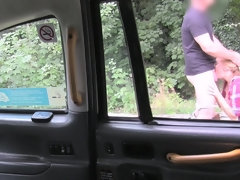 Sucer une bite, Voiture, Tir de sperme, Queue, Faciale, Bâillonner, Pov, Mouillée