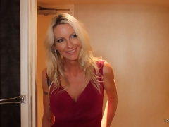 Gros cul, Gros seins, Sucer une bite, Doigter, Branlette thaïlandaise, Hard, Léchez, Mère que j'aimerais baiser