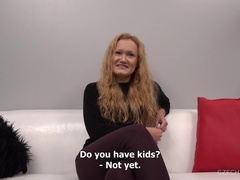 Blonde, Tchèque, Mère que j'aimerais baiser, Nénés