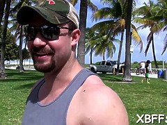 Plage, Beauté, Bikini, Brunette brune, Hard, Embrassement, Adolescente, Nénés