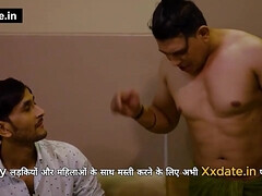 Indian hot MILF enjoys hot kisses