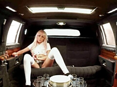 デカ尻, フェラチオ, バック, なめる, 自然山雀, 剃毛, ティーン, オッパイの