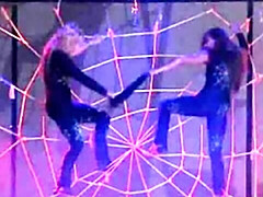 Большие сиськи, Черные, Танцы, Венгерки, Порнозвезда, На публике, Стриптиз, Сиськи