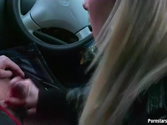 Amateur, Sucer une bite, Voiture, Tir de sperme, Jeans, Cuir, Pov, Suçant