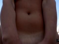 Grosser schwanz, Schwarz, Blondine, Blasen, Schwanz, Natürlichen titten, Pov, Titten