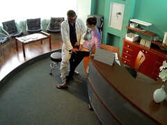 Amateur, Médecin, Branlette thaïlandaise, Embrassement, Bureau, Chatte, Fessée, Uniforme