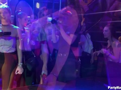 Schwarz, Blasen, Bekleidet, Frau, Handjob, Absätze, Interrassisch, Titten