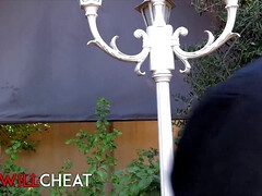 Tussi, Grosse titten, Betrug, Kitzler, Gehörnter ehemann, Hd, Natürlichen titten, Tätowierung