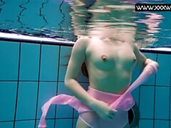 18 летние, Любители, Брюнетки, Хд, Нудисты, Бассейн, На публике, Сиськи
