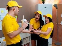 フェラチオ, 茶髪の, 女 人男 人, 手コキする, タトゥー, ティーン, 三人