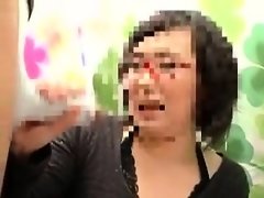 Amateur, Asiatique, Homme nu et filles habillées, Branlette thaïlandaise