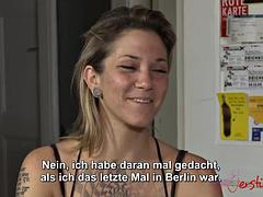 Красотки, Большие сиськи, Брюнетки, Семяизвержение, Ласковые ручки, Зрелые, Милф, Сиськи