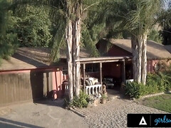 Gros cul, Gros seins, Brunette brune, Poilue, Hd, Léchez, Seins naturels, Chatte