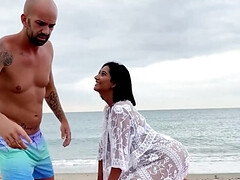 Plage, Grosse bite, Éjaculation interne, Hd, Fille latino, De plein air, Public, Chevaucher