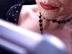 18 летние, Брюнетки, Волосатые, Домашнее видео, Домохозяйки, Зрелые, Милф, Сиськи