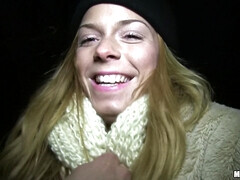 Leie, Blondine, Blasen, Tschechisch, Hardcore, Geld, Im freien, Pov
