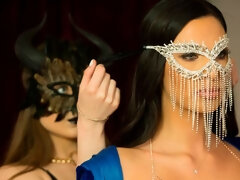 Culo, Tetas grandes, Mamada, Morena, Estilo perrito, Pajear, Madres para coger, Tatuaje