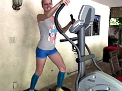 Любители, Блондинки, Мастурбация, На природе, Трусики, Киски, Соло, Молоденькие