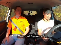 Leie, Schwarz, Hundestellung, Natürlichen titten, Piercing, Kurzes haar, Strümpfe, Tätowierung