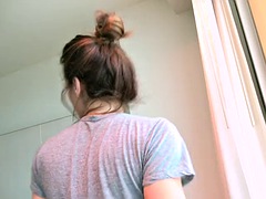 Leie, Blasen, Braunhaarige, Spermaladung, Aufs gesicht abspritzen, Hardcore, Piercing, Titten