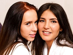 お尻, 指いじり, キス, なめる, オナニー, 剃毛, ストリッピング, ティーン