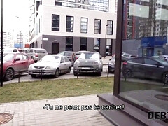 Cutie a perdu un emploi et n'a plus qu'une seule monnaie - son corps d'adolescent pour payer la dette