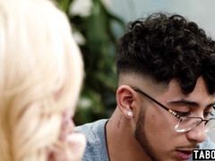 Grote mammen, Blond, Gezin, Hardcore, Rijpe lesbienne, Moeder die ik wil neuken, Moeder, Stiefmoeder