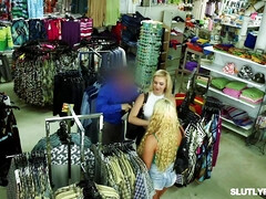 18 jaar, Kont, Grote mammen, Blond, Pijpbeurt, Diep in de keel, Hardcore, Masturbatie