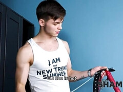 Brunette brune, Femme couguar, Mature, Chatte, Russe, Seins flasques, Rasée, Adolescente