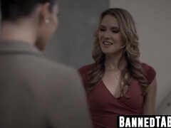 Blond, Bruinharig, Sperma shot, Vingeren, Hardcore, Taboe, Trio, Tieten likken