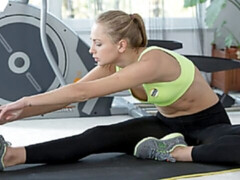 Culo grande, Verga grande, Tetas grandes, Mamada, Estilo perrito, Flexible, Gimnasio