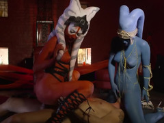 Blasen, Spermaladung, Hundestellung, Frau frau mann, Masturbation, Kurzes haar, Hintern versohlen, Titten