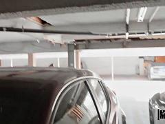 Grosse bite, Brunette brune, Voiture, Double pénétration, Hd