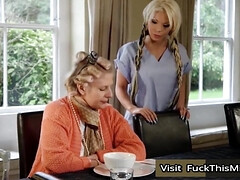 Enthousiasteling, Anaal, Grote lul, Rondborstig, Dubbele penetratie, Voetbeurt, Duits, Speelgoed