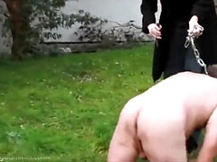 Sadomasochismus, Braunhaarige, Cfnm, Fetisch, Gruppe, Milf, Im freien, Titten