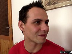 Blond, Pijpbeurt, Omie, Rijpe lesbienne, Moeder, Natuurlijke tieten, Realiteit, Schreeuwen