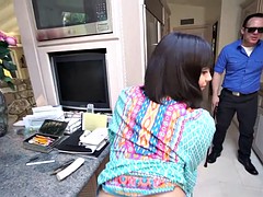 Brunette brune, Cocu, Tir de sperme, Hard, Femme au foyer, Fille latino, Chevaucher