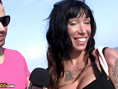 デカパイ, 茶髪の, イく瞬間, 顔射, Hd, 淫乱熟女, アウトドア, 三人