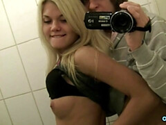 Grote kont, Pijpbeurt, Stel, Sperma shot, Hd, Openbaar, Geschoren, Strak