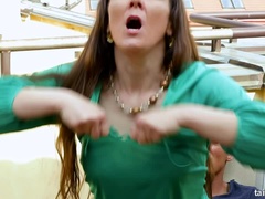 茶髪の, 衣服着たままセックス, イく瞬間, 顔射, アウトドア, 穴開きパンティ, サテン, シャワー