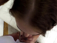 Blasen, Braunhaarige, Natürlichen titten, Pov, Jungendliche (18+)