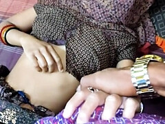 18, 69, バイセクシャル, 面白, 手コキする, インド人, 母, 姉妹